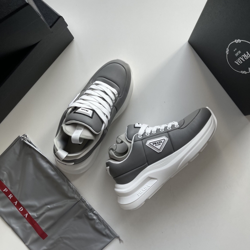 Pra*a casual shoes